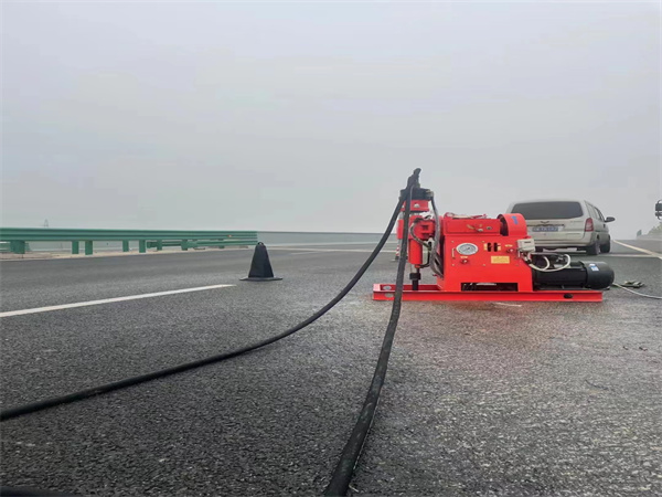 柳城马路路基路面开裂下沉注浆加固灌浆