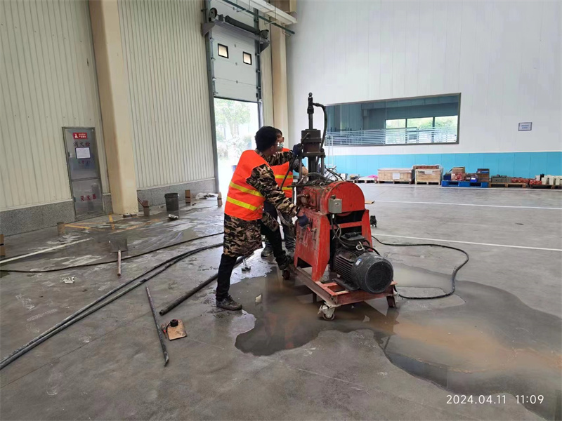 柳城厂房地面下沉塌陷注浆加固施工